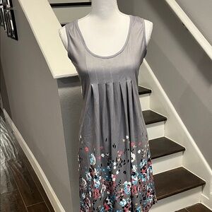 Akery Gray Flattering Sleeveless Dress with Floral Print bottom. Round neck.Lg